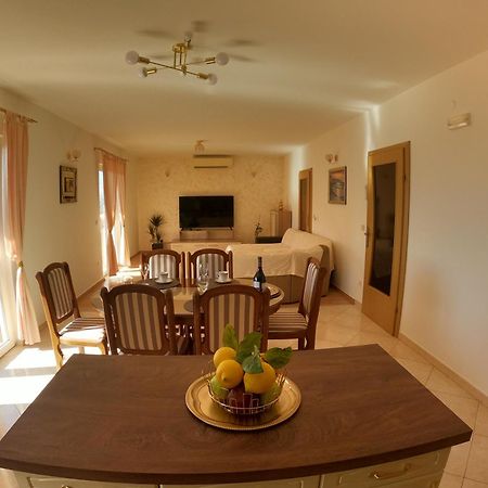 Apartments Mira Kastela Dış mekan fotoğraf